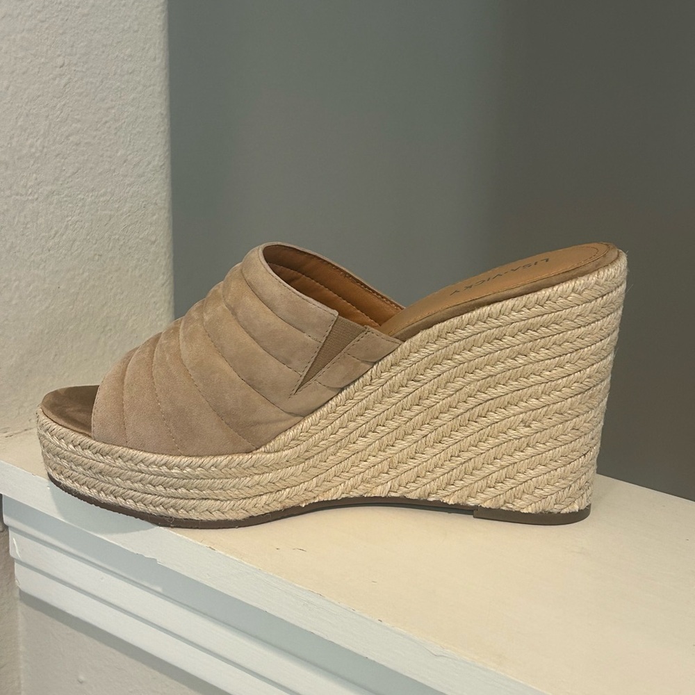 Lisa Vicky Gogo Wedge Sandals Womens 11M Canyon Sun Suede Slip On Comfort New - Picture 3 of 9